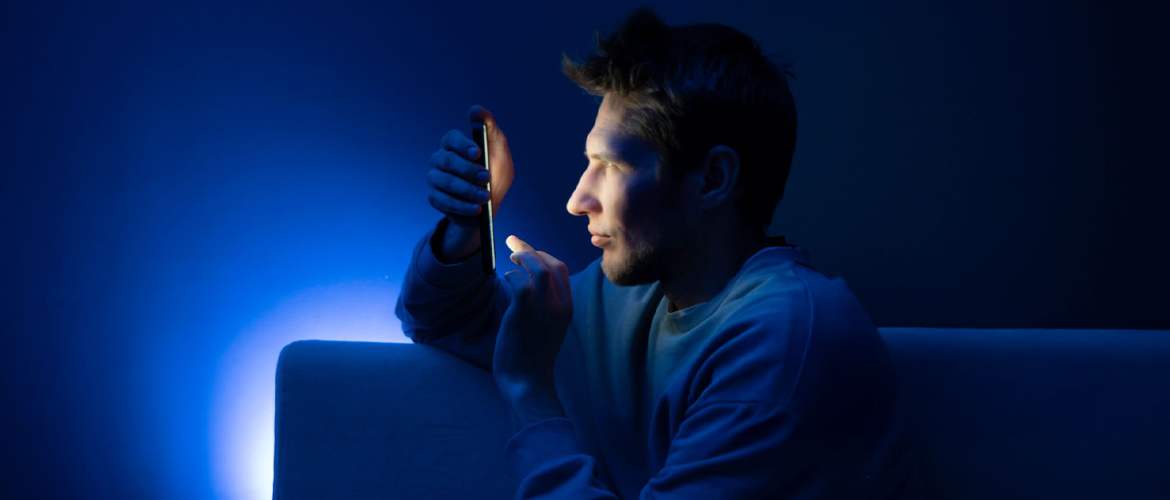 Como a luz azul afeta sua visão diariamente