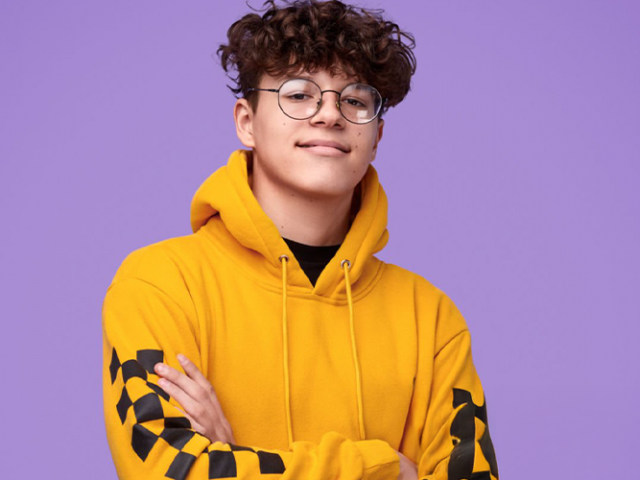 Como escolher óculos para adolescentes