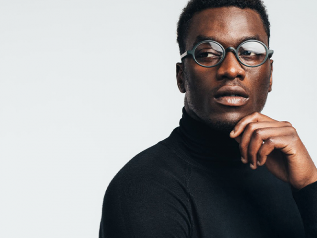 Como usar óculos como parte do seu estilo pessoal