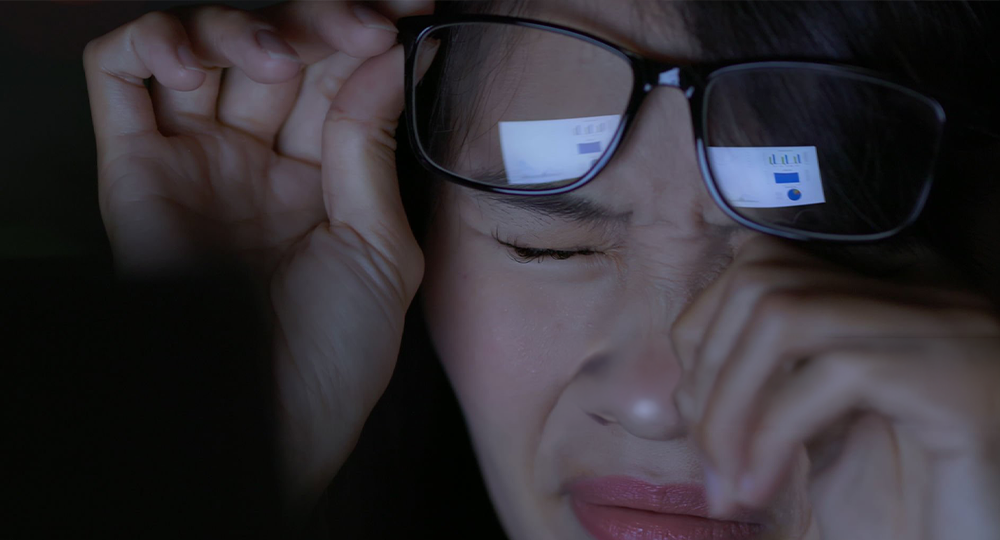 Fadiga ocular digital Como proteger sua visão no trabalho