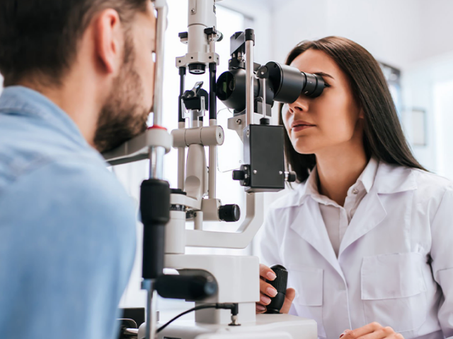 7 sinais de que você precisa marcar um exame de vista urgente