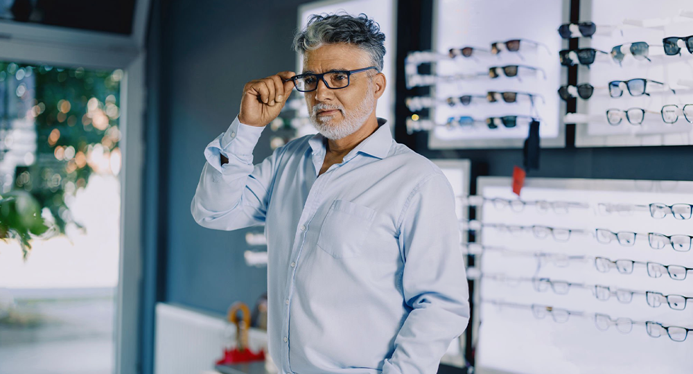 Vista cansada após os 40 Entenda o que é a presbiopia